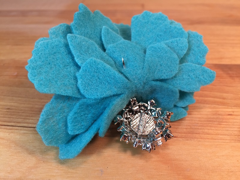 BW GIFT CARD HOLDER BROOCH 4