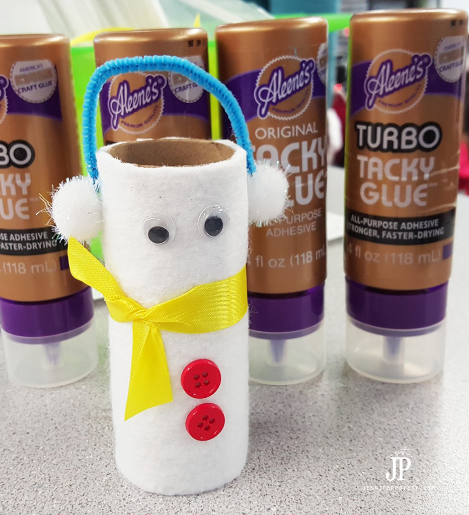 Toilet-Paper-Tube-Snowmen-with-Felt---Classroom-Project