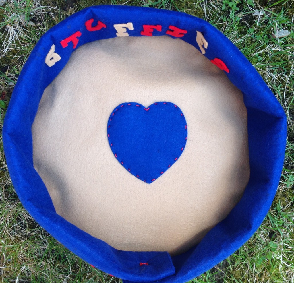 Stuffie Bed Heart P8