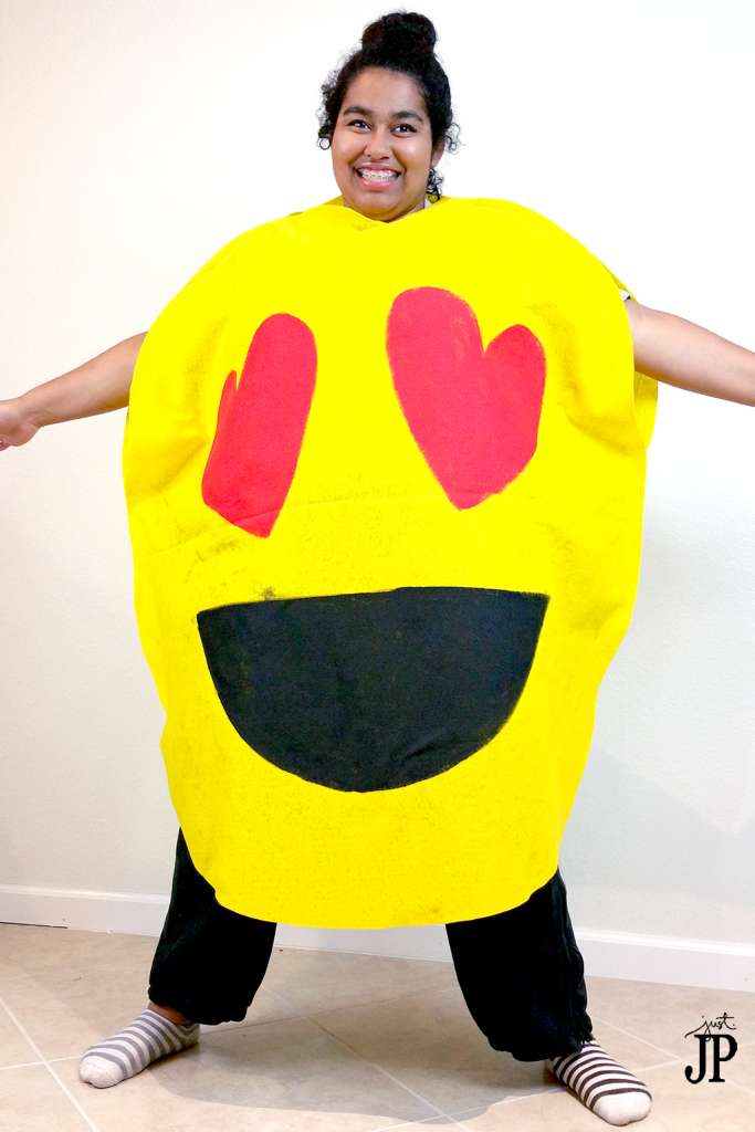 happy-face-emoji-costume-jpriest