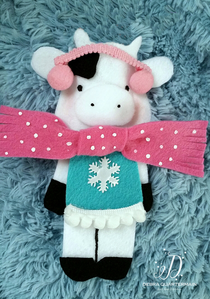 dq-wintry-cow-gift-carrier-p1-web