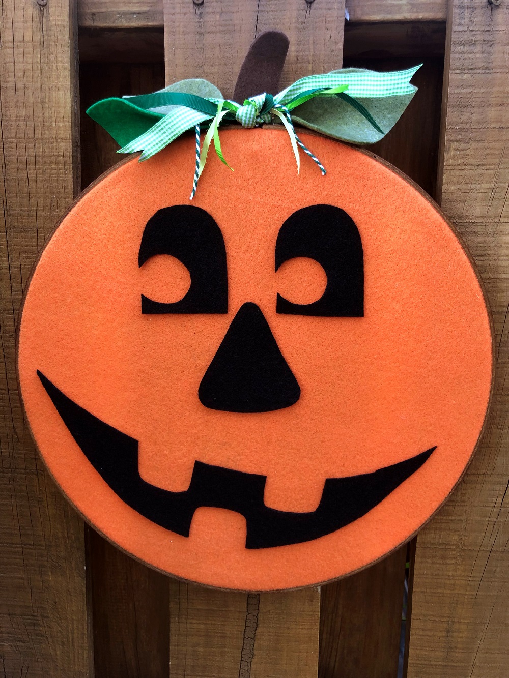 Diy jack o lantern embroidery hoop kunin felt